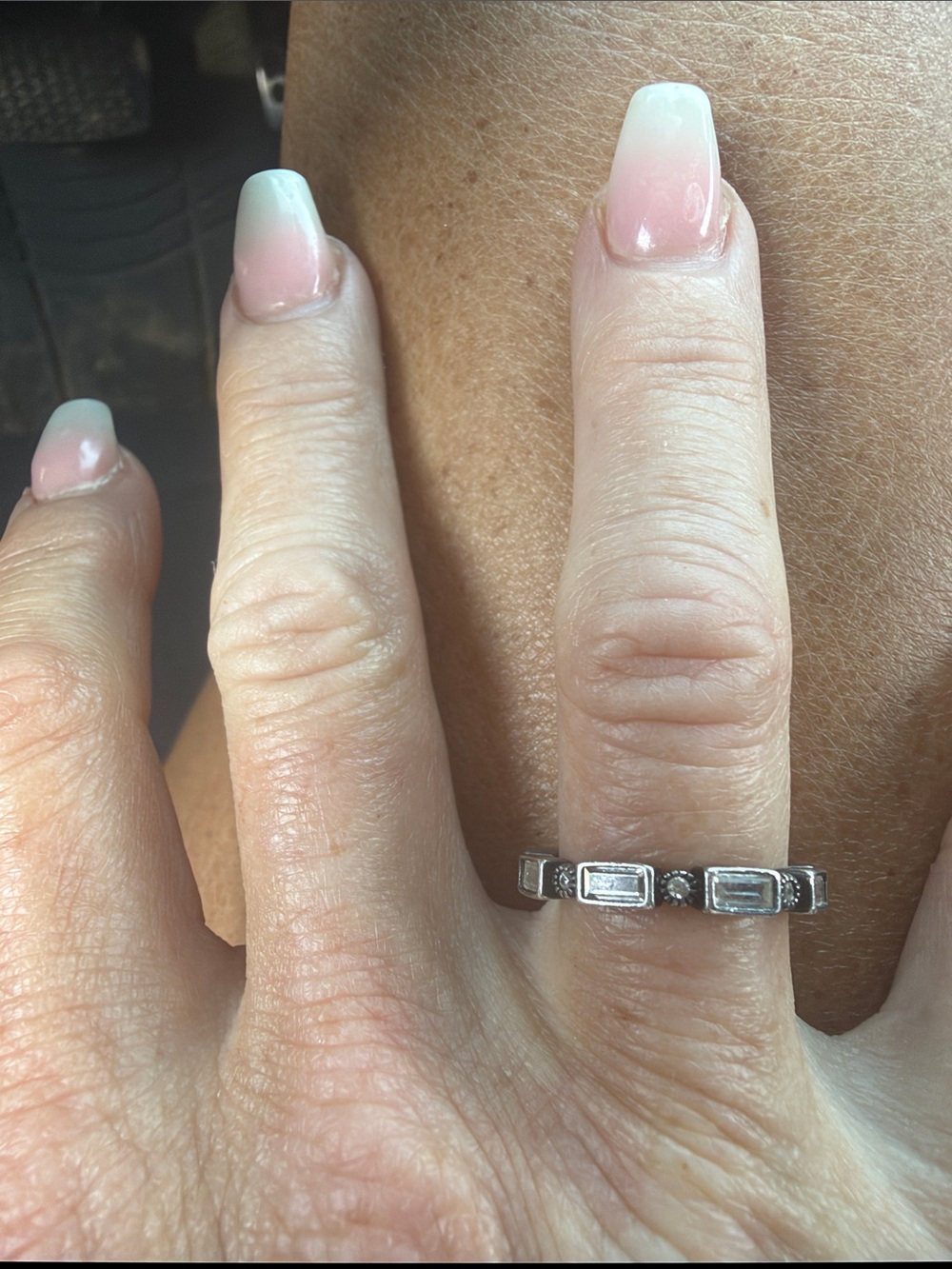 Delicate Baguette-Link Ring in Silver